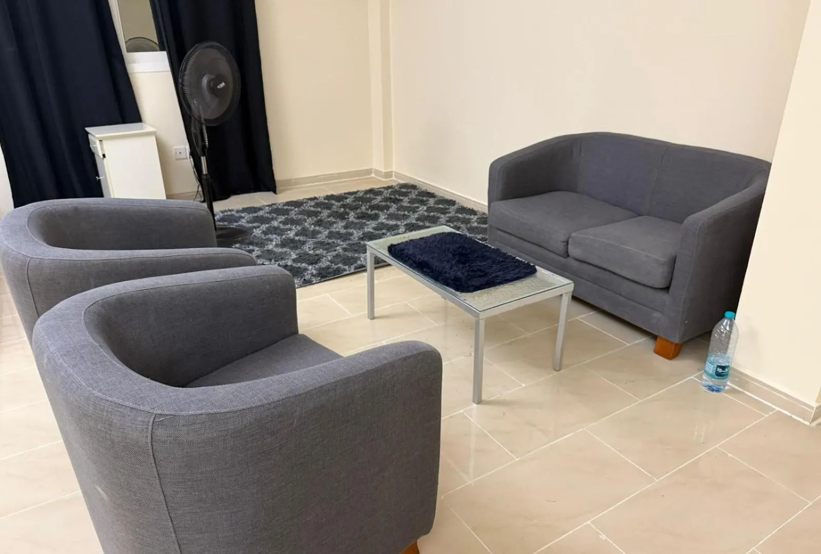Kwatera prywatna Executive Female Sharing Bed Space Near Bus Stop & Corniche Szardża