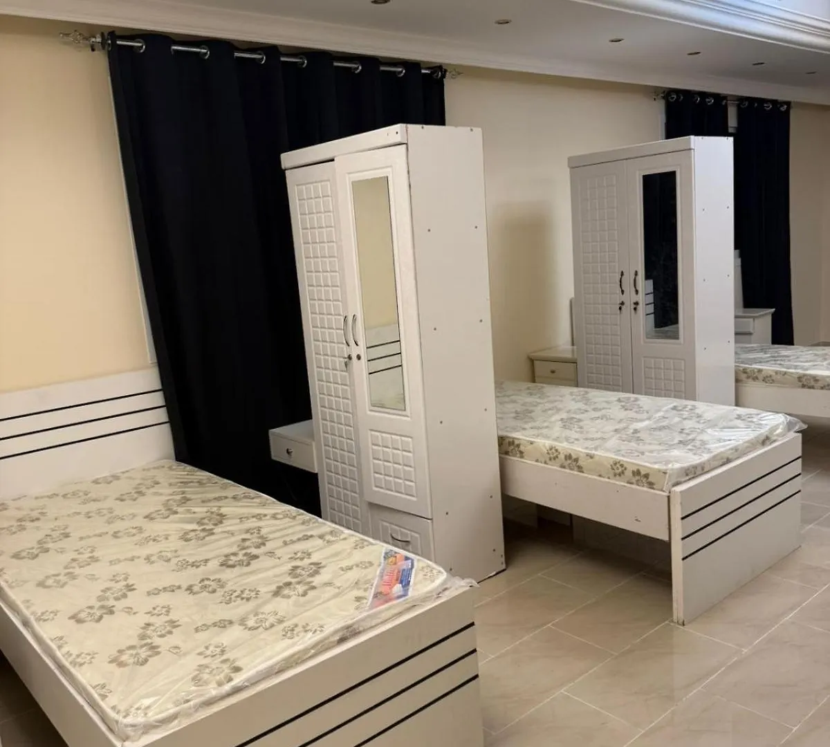 Executive Female Sharing Bed Space Near Bus Stop & Corniche Szardża