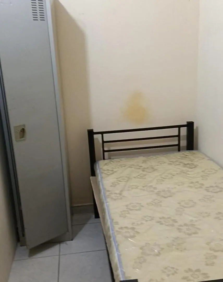 Partition Small Room For Single Male location